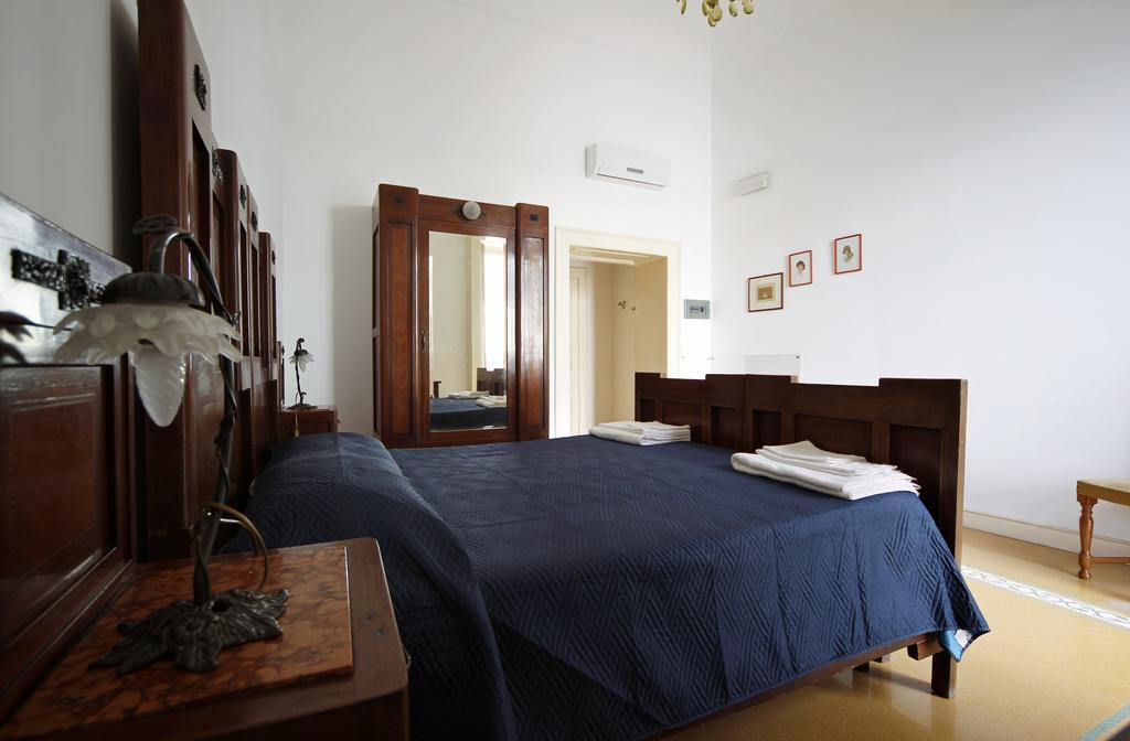 Ortigia Camere Con Vista Da Giulio B&B Syracuse Esterno foto
