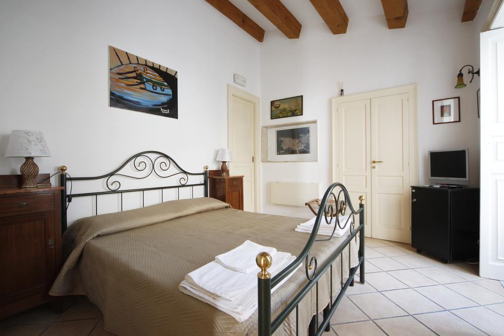 Ortigia Camere Con Vista Da Giulio B&B Syracuse Esterno foto