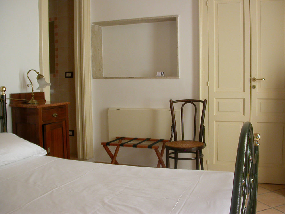 Ortigia Camere Con Vista Da Giulio B&B Syracuse Esterno foto