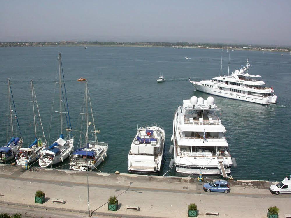 Ortigia Camere Con Vista Da Giulio B&B Syracuse Esterno foto