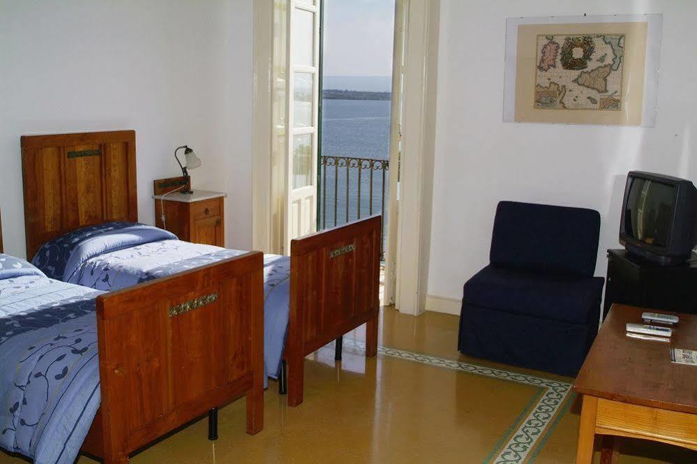 Ortigia Camere Con Vista Da Giulio B&B Syracuse Esterno foto